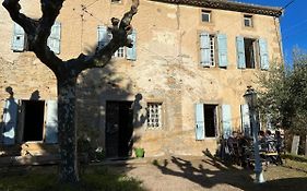 Les 3 Platanes